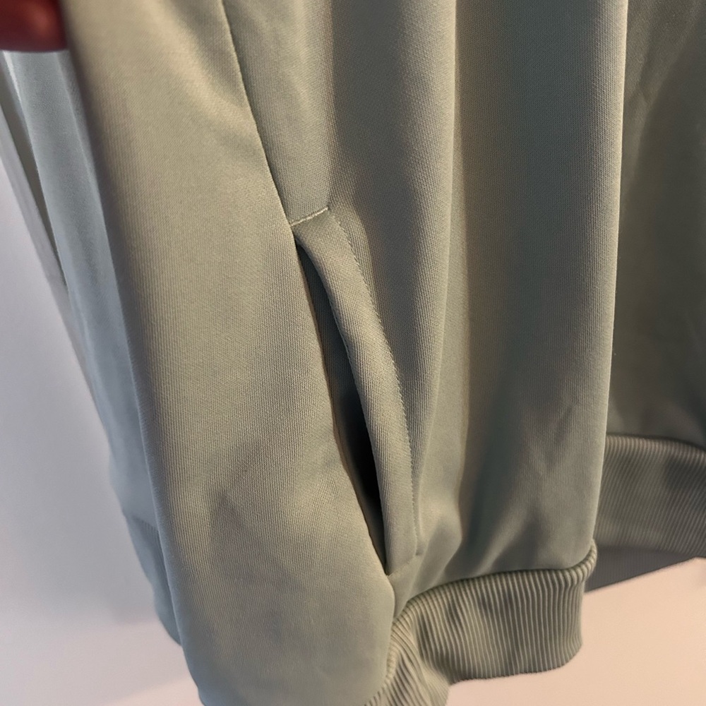 Mondetta gray Pullover Hoodie - Picture 4 of 5